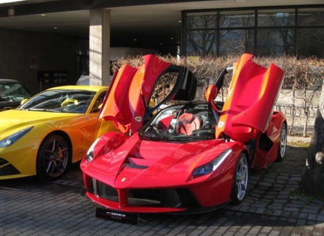 
								Ferrari LaFerrari full									