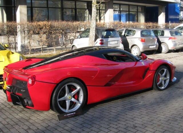 
								Ferrari LaFerrari full									