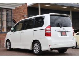 TOYOTA NOAH SI GS