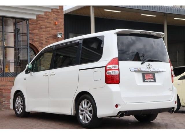 
								TOYOTA NOAH SI GS full									