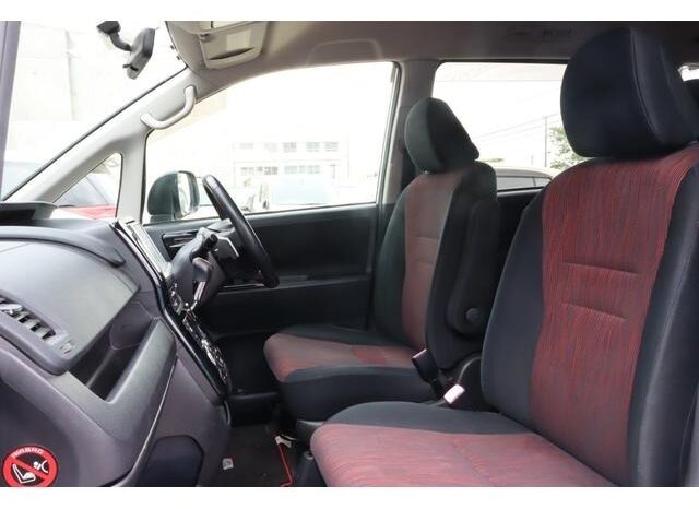
								TOYOTA NOAH SI GS full									