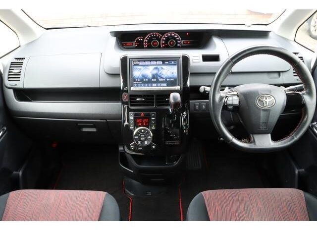 
								TOYOTA NOAH SI GS full									