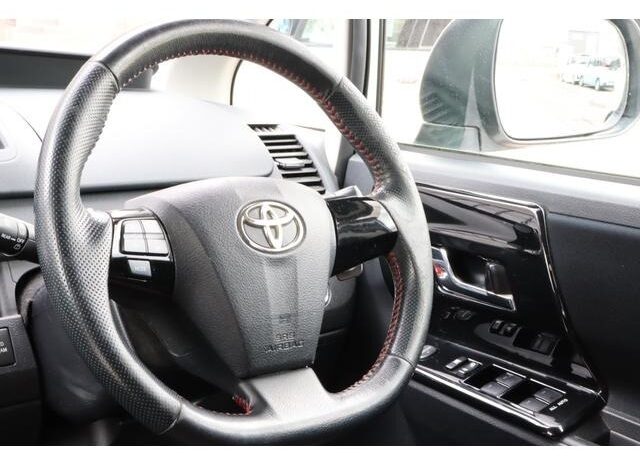 
								TOYOTA NOAH SI GS full									