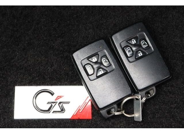 
								TOYOTA NOAH SI GS full									