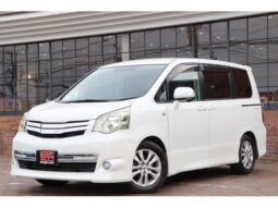 TOYOTA NOAH SI GS