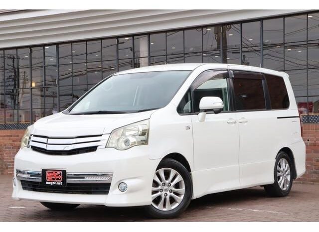 
								TOYOTA NOAH SI GS full									