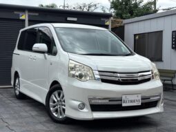 TOYOTA NOAH SI GS