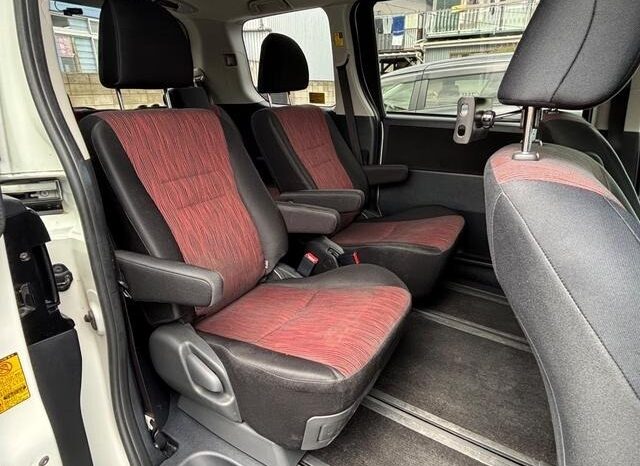 
								TOYOTA NOAH SI GS full									