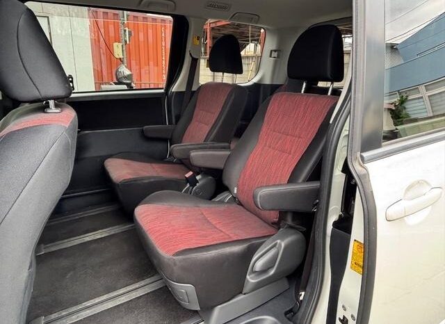 
								TOYOTA NOAH SI GS full									
