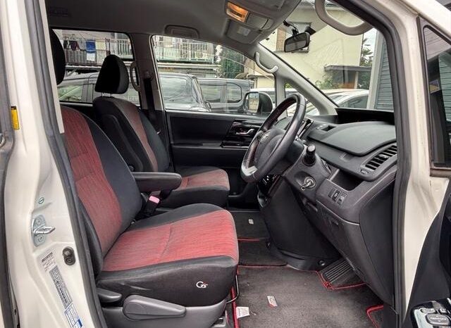 
								TOYOTA NOAH SI GS full									