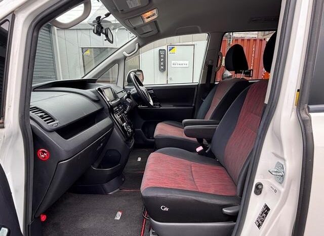 
								TOYOTA NOAH SI GS full									