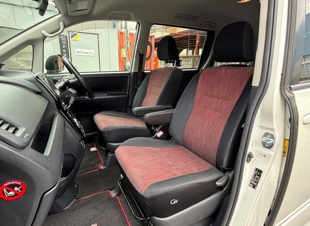 
								TOYOTA NOAH SI GS full									