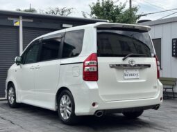 
										TOYOTA NOAH SI GS full									