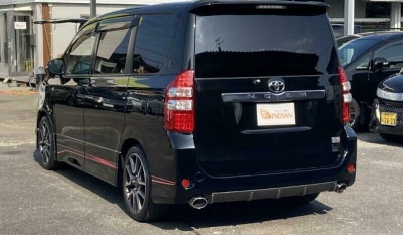 
								TOYOTA NOAH GS full									