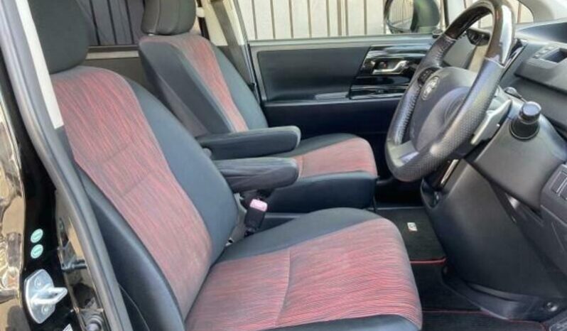 
								TOYOTA NOAH GS full									