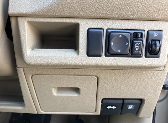 
								NISSAN TIIDA full									