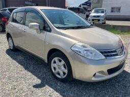NISSAN TIIDA