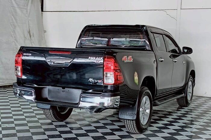 
								Toyota Hilux DOUBLE CAB full									