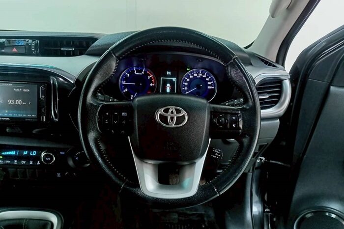 
								Toyota Hilux DOUBLE CAB full									