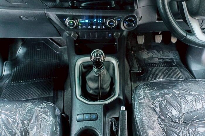 
								Toyota Hilux DOUBLE CAB full									