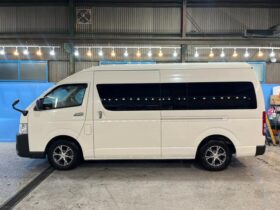 TOYOTA HIACE GL