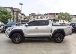 
										TOYOTA HILUX full									
