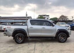 
										TOYOTA HILUX full									