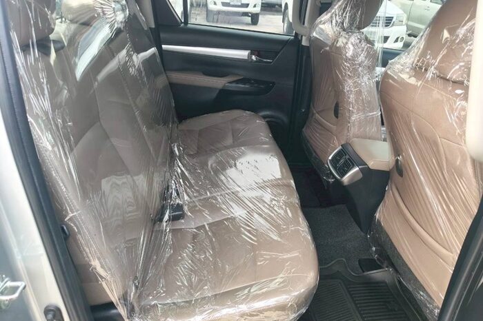 
								TOYOTA HILUX full									