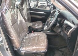 
										TOYOTA HILUX full									