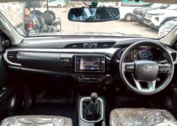 
										TOYOTA HILUX full									