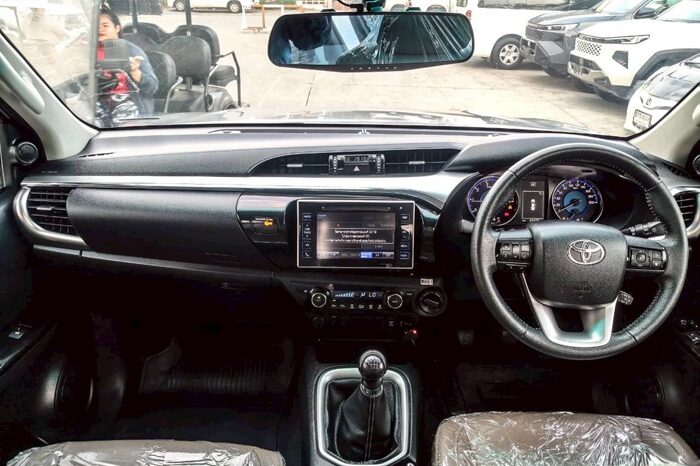 
								TOYOTA HILUX full									